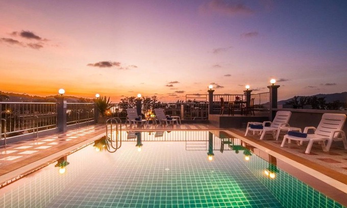 Patong Hotel | The Crystal Beach Hotel