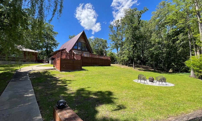 Calhoun County Casa | The Cypress House
