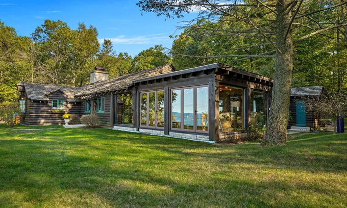 Beverly Shores Casa | The Cypress Log Cabin - Historic National Park Home on the beach