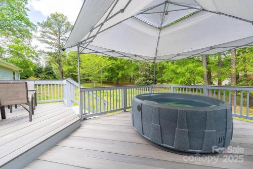 Paw Creek Casa | The Davis Den Stylish Pet-Friendly Escape