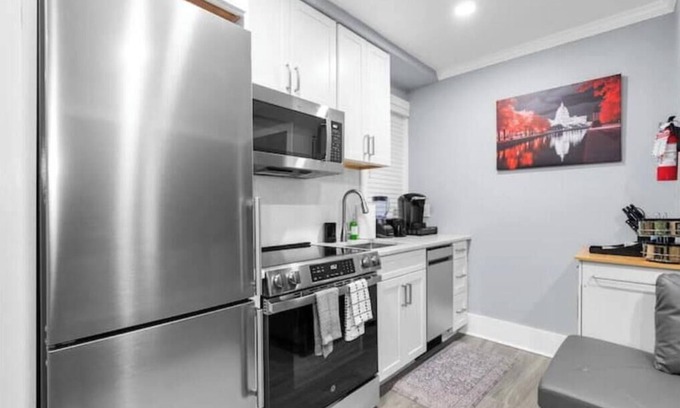 Kingman Park Apartamento | The DC Getaway+2BD condo+Private Parking