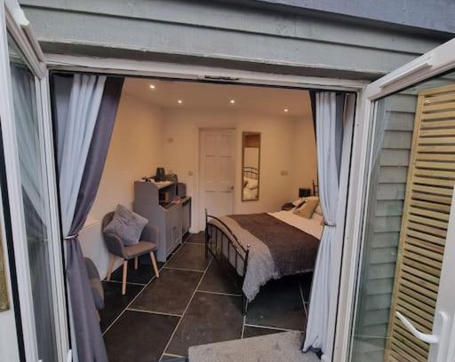 Braunton Apartamento | The Den - A modern, quirky, self contained unit