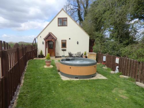 Sleaford Casa | The Den - E5024