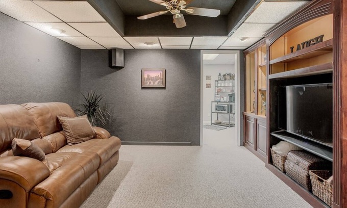 Buford Casa | The Den/PVT Basement/Media Room/Near Mall/Sleeps 5