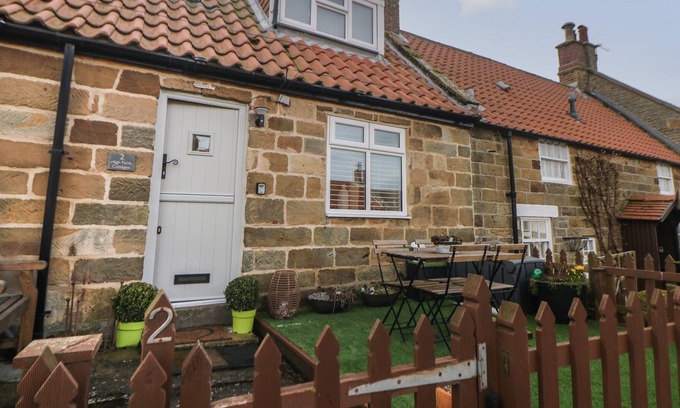 Hawsker Casa | THE DEN, with a garden in Whitby