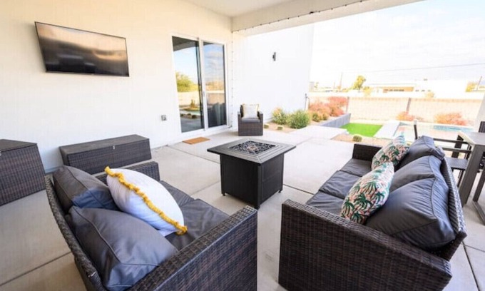 South Mountain Acres Casa | The Desert Escape w/ heated pool