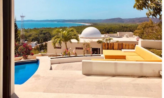 La Manzanilla Apartamento | "The Dharma room" a bedroom with a fantastic view.n