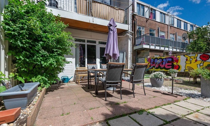 Ijsselmonde Cama Y Desayuno | The Diesel Bed and Breakfast