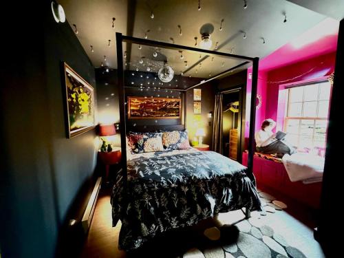 Plainfield Apartamento | The Disco Den on Toad Road