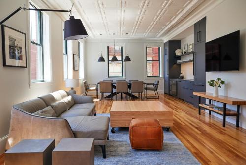 Old Port Apartamento | The Docent's Collection