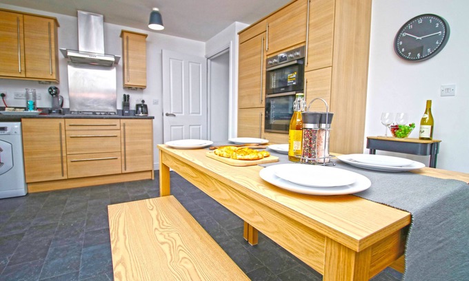 Newport Casa | The Dock House - Newport City Centre