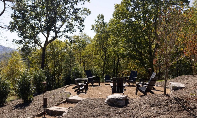 Mills River Casa | The Dogwoods at Vineyard Gap - Upper Retreat