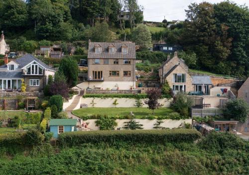 Stroud Casa | The Dormers - 5 BD Amazing Views of Stroud Valley
