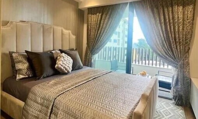 Osu Apartamento | The DoubsGray Suite - A Luxury Haven