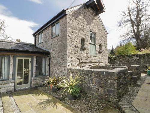 Llanrhaedr Casa | The Dovecote