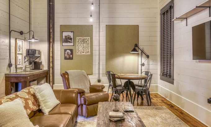 Brenham Hotel | The downtown Brenham Schoolhouse Hotel, Suite 2