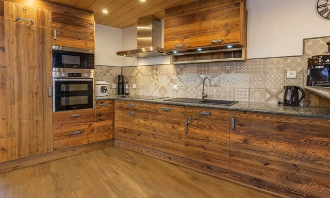 Bessans Casa | THE DRAGON FATHER'S HOUSE