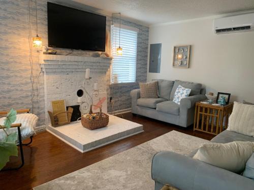 Snow Hill Casa | The Driftwood Den