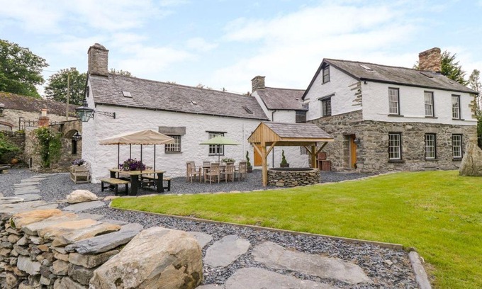 Corwen Casa | The Druids