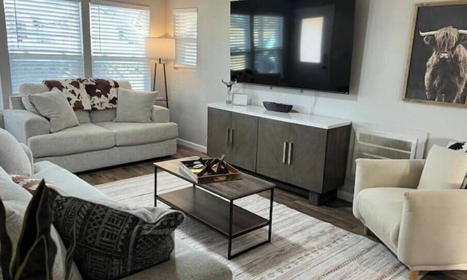 Stillwater Casa | The Dugout! Close to Oklahoma State Univ. Modern 4 bedrm, 2 bath home!