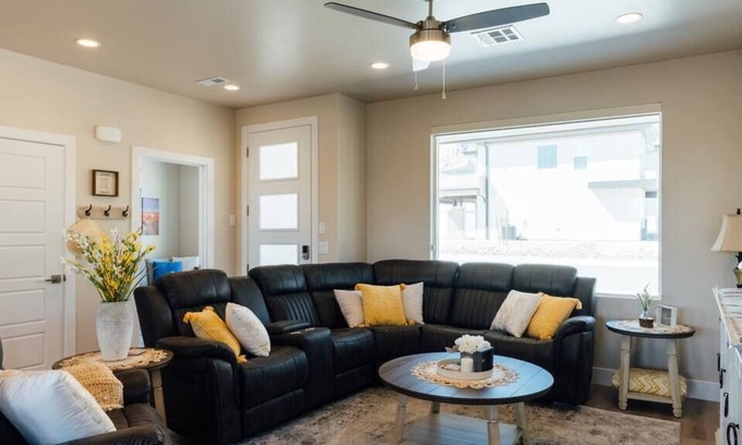 Hildale Casa | The Dunes-3Bed, 3Bath, Hot Tub