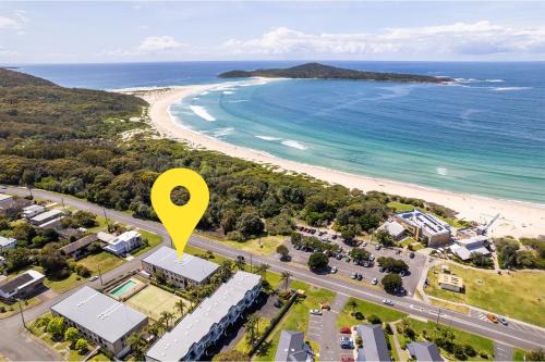 Fingal Bay Apartamento | The Dunes15 fabulous unit with pool tennis court and across the road to the beach