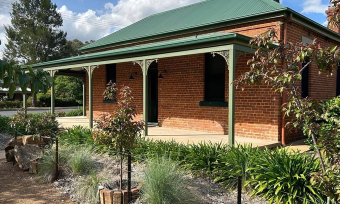 Manilla Casa | The Eagle's Nest - Adventure-Ready 4-Bedroom Holiday Home in Manilla, NSW