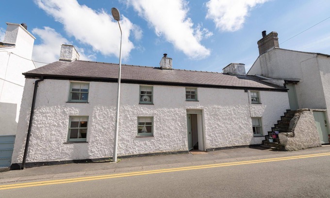 Ty Croes Casa | The Eagles, una hermosa casa de campo con 3 camas en Aberffraw