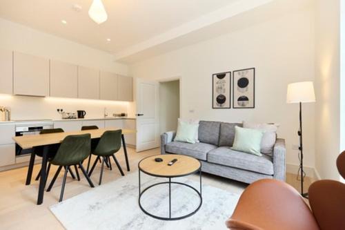 St. Dunstan's Apartamento | The East London Mile Crib - Bright 2BDR Flat