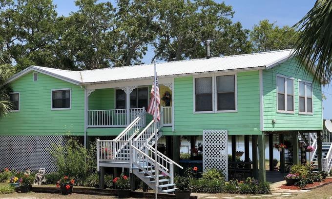 Cedar Key Casa | The Edgewater House ~ Waterfront Home ~ ¡Mucha vida salvaje y hermosos amaneceres!