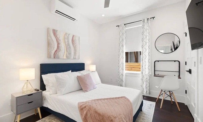 Westside Apartamento | The Edisto Suite at 697 King