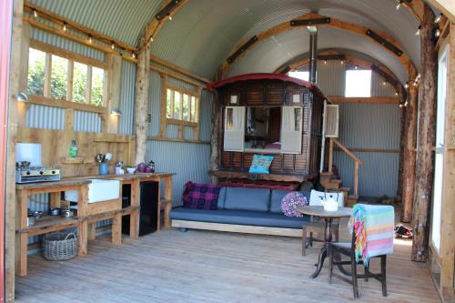 Llanfihangel-Ystrad Otro | The Edwardian Caravan 'Dora'
