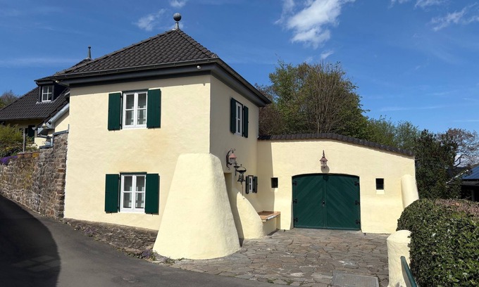 Bad Muenstereifel Apartamento | The Eifel Türmchen in the Kurpark, only a 5-minute walk to the historic old town