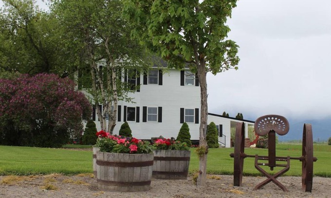 Kalispell Villa | The Elegant Montana Farmhouse