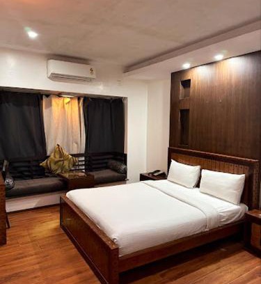 HSR Layout Hotel | The Elite Royale