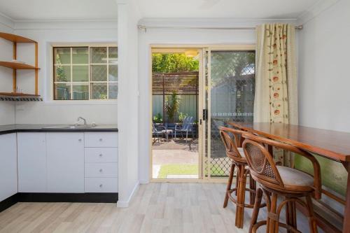 Tighes Hill Casa | 'The Elizabeth' A Romantic Garden Retreat for Two