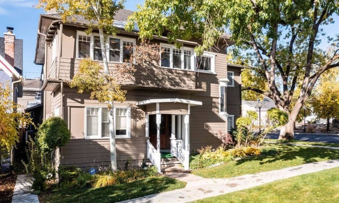 Lower Avenues Apartamento | The Emerald Cabin - Historic Downtown Avenues Apt