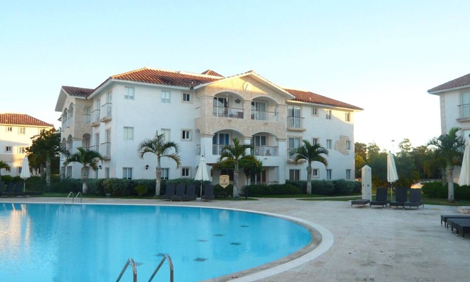 Dominicus Casa | The emerald oasis of the caribbean , at the heart of the universe