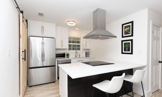 Wright Casa | "The Emerald" - Stylish & Modern Townhome