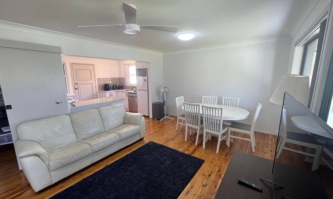 Long Jetty Casa | The Entrance & Shelly Beach Holiday House