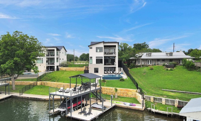Burnet Casa | The Escape at 212 | Concierge Services | Promos Available