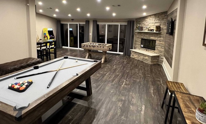 Cross Mountain Casa | The Escape -Family friendly, Close to Fiesta Texas