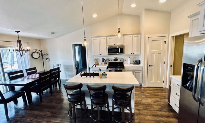 Spearfish Casa | The Escape in Spearfish No Steps Dbl Gar No Gravel! Cozy & Easy Access to I-90