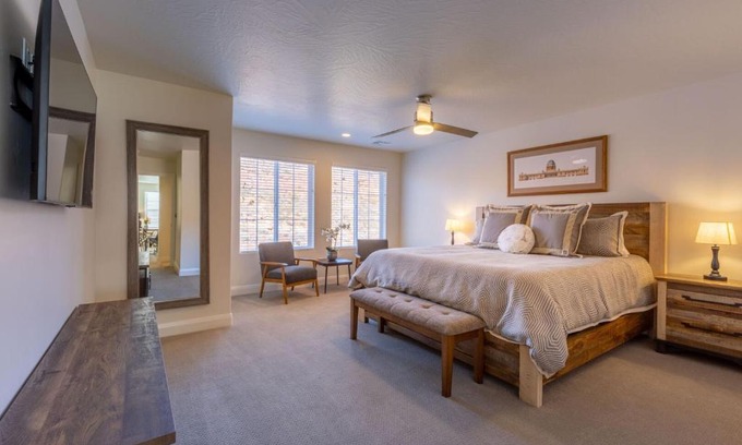 Washington Casa | The Escondido Gem, Pet Friendly, Pickleball Courts