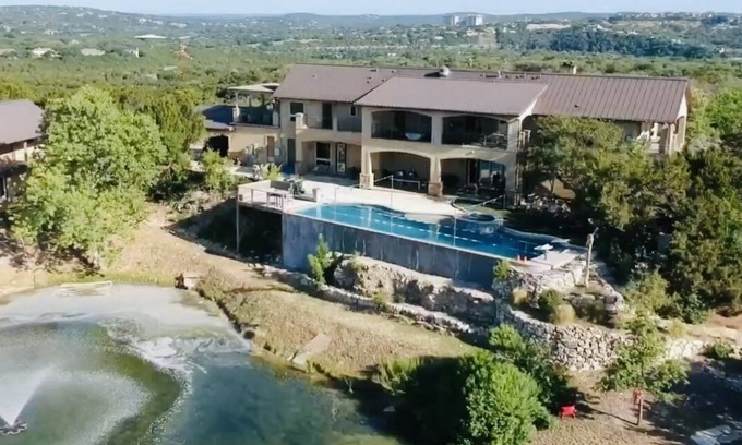 Barton Creek Highlands Casa | The Estate at Crystal Creek- 8 miles to downtown Austin!