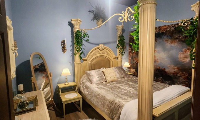 Monroe Cabaña | The Fairytale Cottage at High Rock Castle