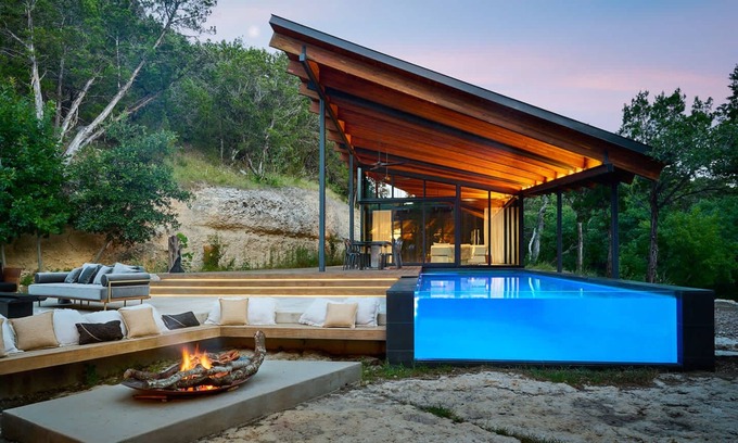 Austin Casa | The Falling Leaves Retreat - A Tranquil Wilderness Estate