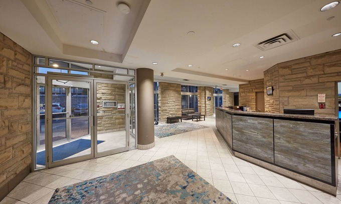 Niagara Falls Hotel | The Falls Hotel & Inn