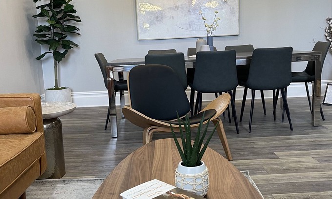 Downtown Niagara Falls Casa | The Falls House - Luxury Modern 3 Bedrooms Apt