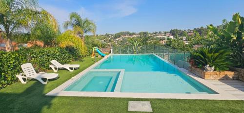 Canaletes Casa | The Family Palace